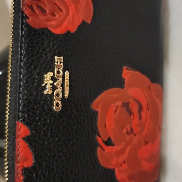 Coach NWT Corner Zip Wristlet With Floral Print - Picture 2 of 6
